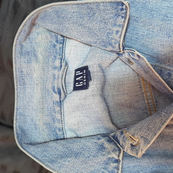 GAP DISTRESSED DENIM JACKET - Picture 6 of 6